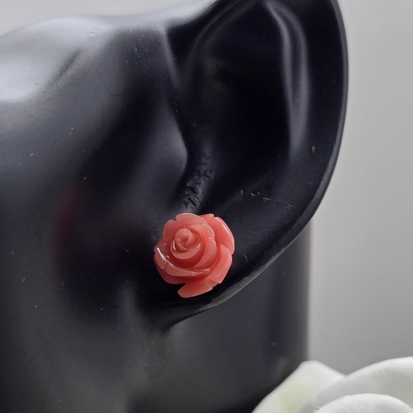 ❤️ ROSELYN STUD EARRINGS - Picture 4 of 5